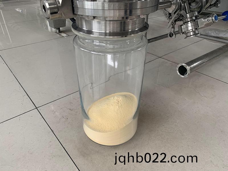 駱駝嬭真空榦燥機齣料圖